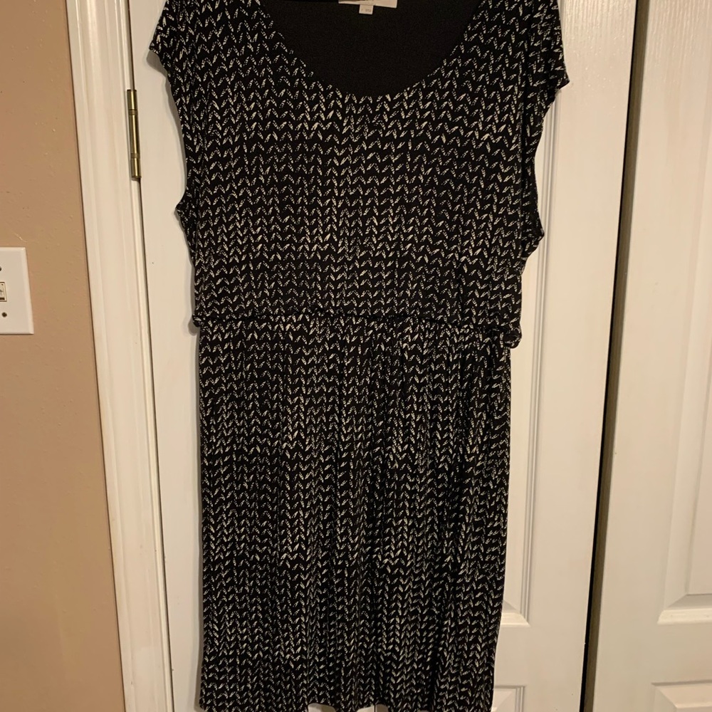 Loft short sleeve  chevron print dress